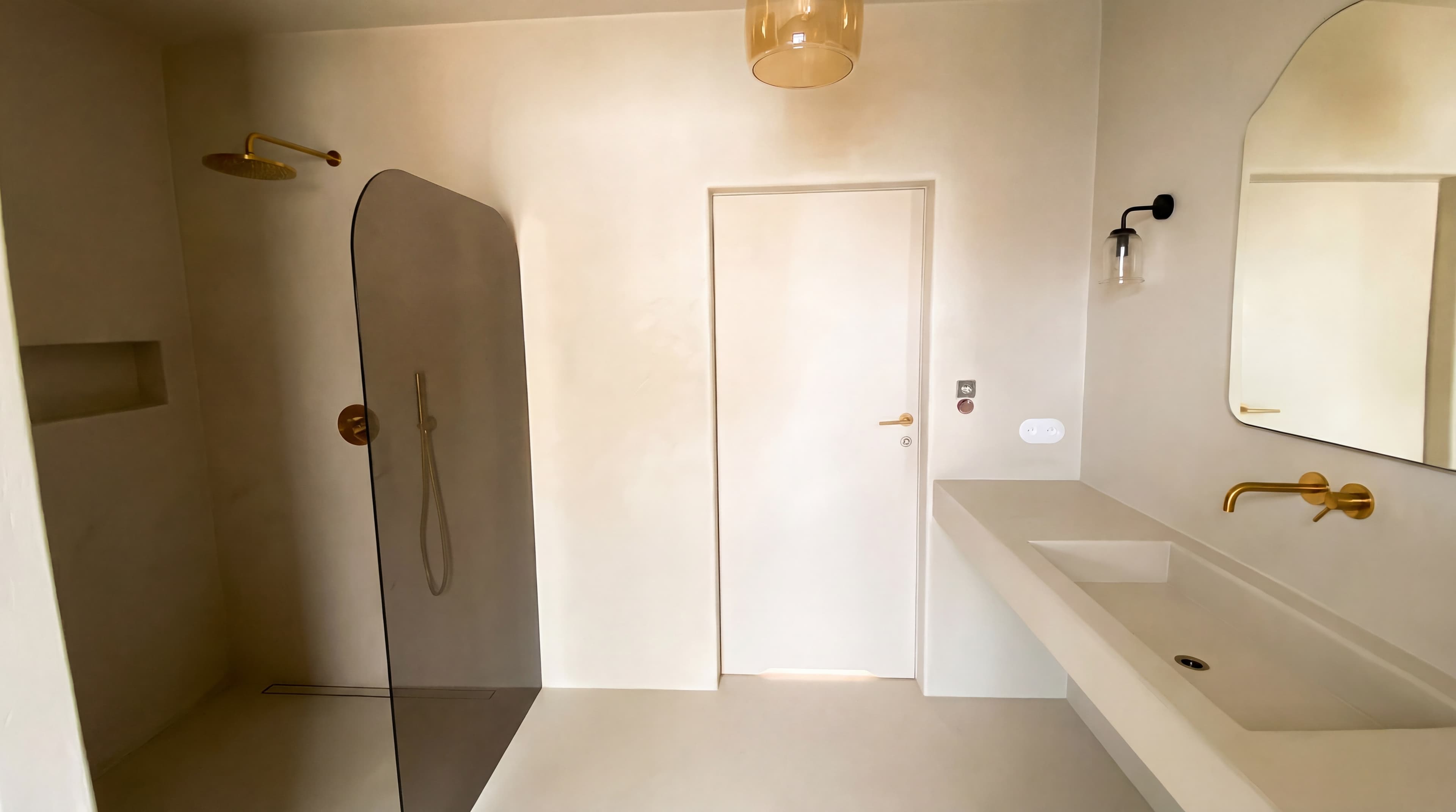 Walk-in Shower — Seamless shower with built-in bench