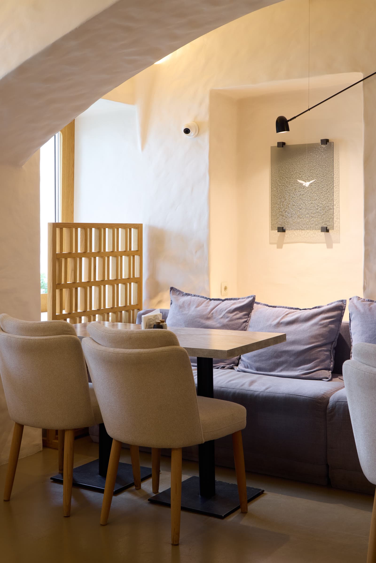 Venetian Plaster vs Paint: Why Designers Are Making the Switch in 2026