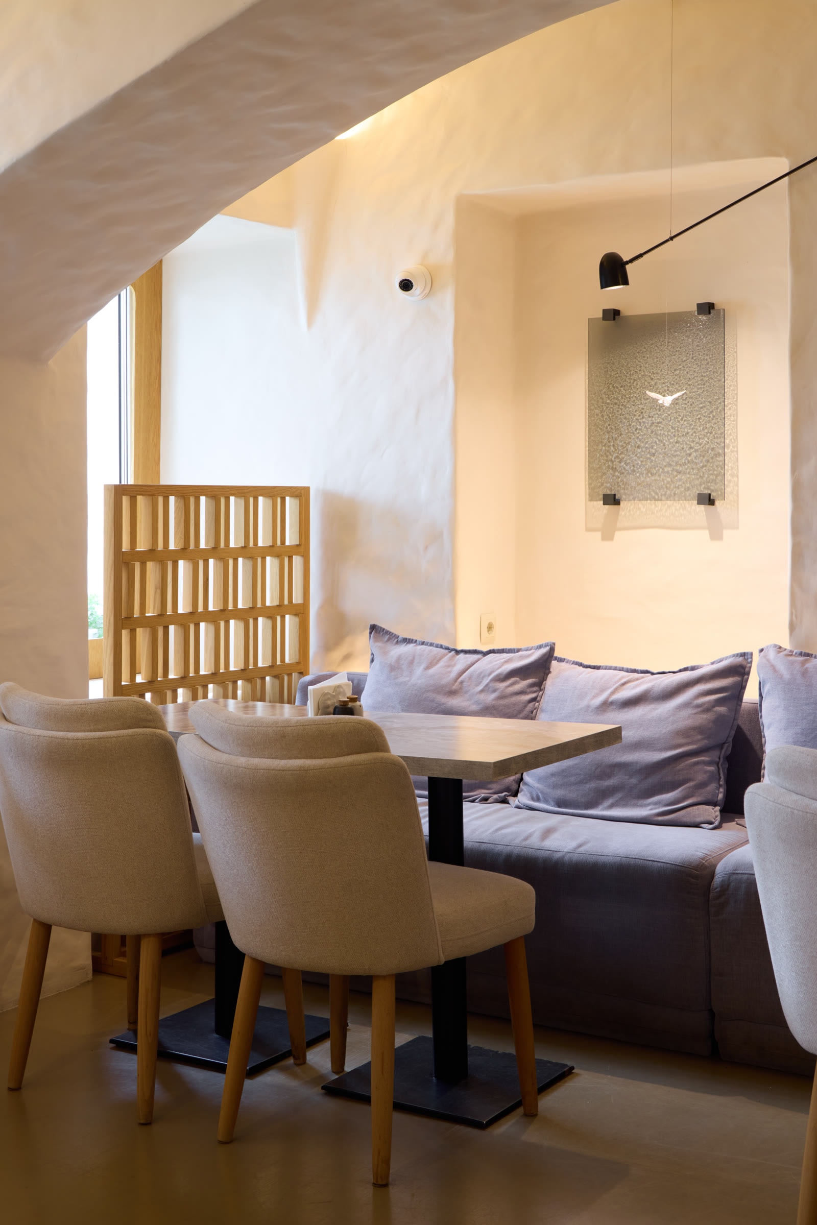 Bar & Restaurant Interiors